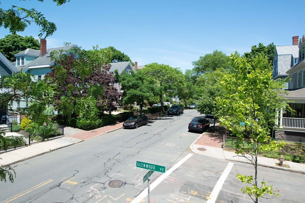 180 Magazine Street, Unit 2 Cambridge, MA 02139 - Photo 16 of 20 a view of a garden with potted plants
