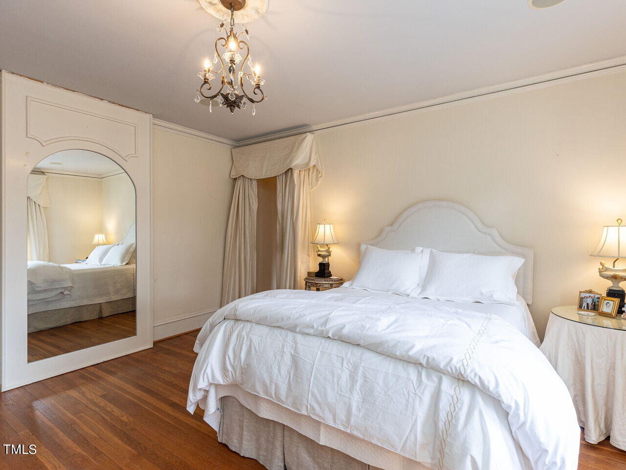 2607 Fairview Road Raleigh, NC 27608 - Photo 24 of 49 025-1280x960-master-bedroom
