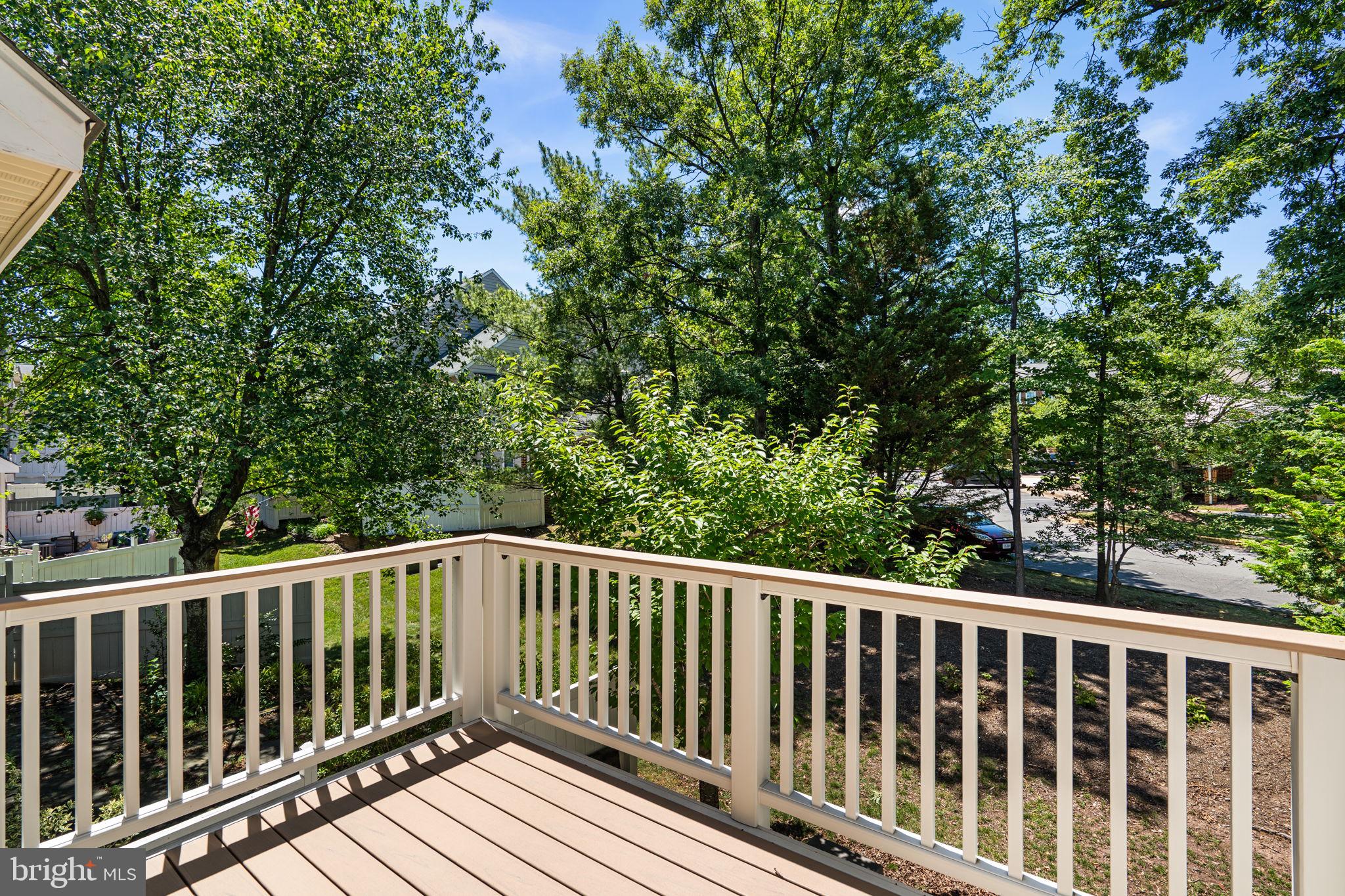 12087 Edgemere Circle Reston, VA 20190 - Photo 4 of 34