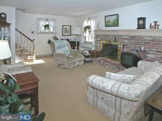 202 Twining Road Oreland, PA 19075 - Photo 2 of 6 Gallery Image 2
