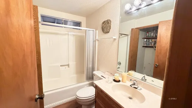 $2,100 | 26823 Crestview Drive, Idyllwild, CA 92549