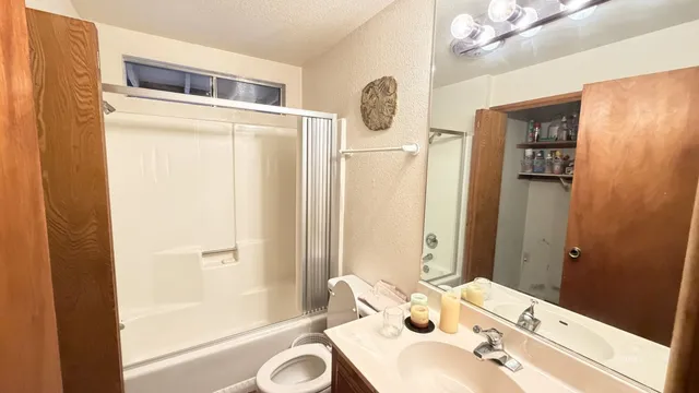 $2,100 | 26823 Crestview Drive, Idyllwild, CA 92549