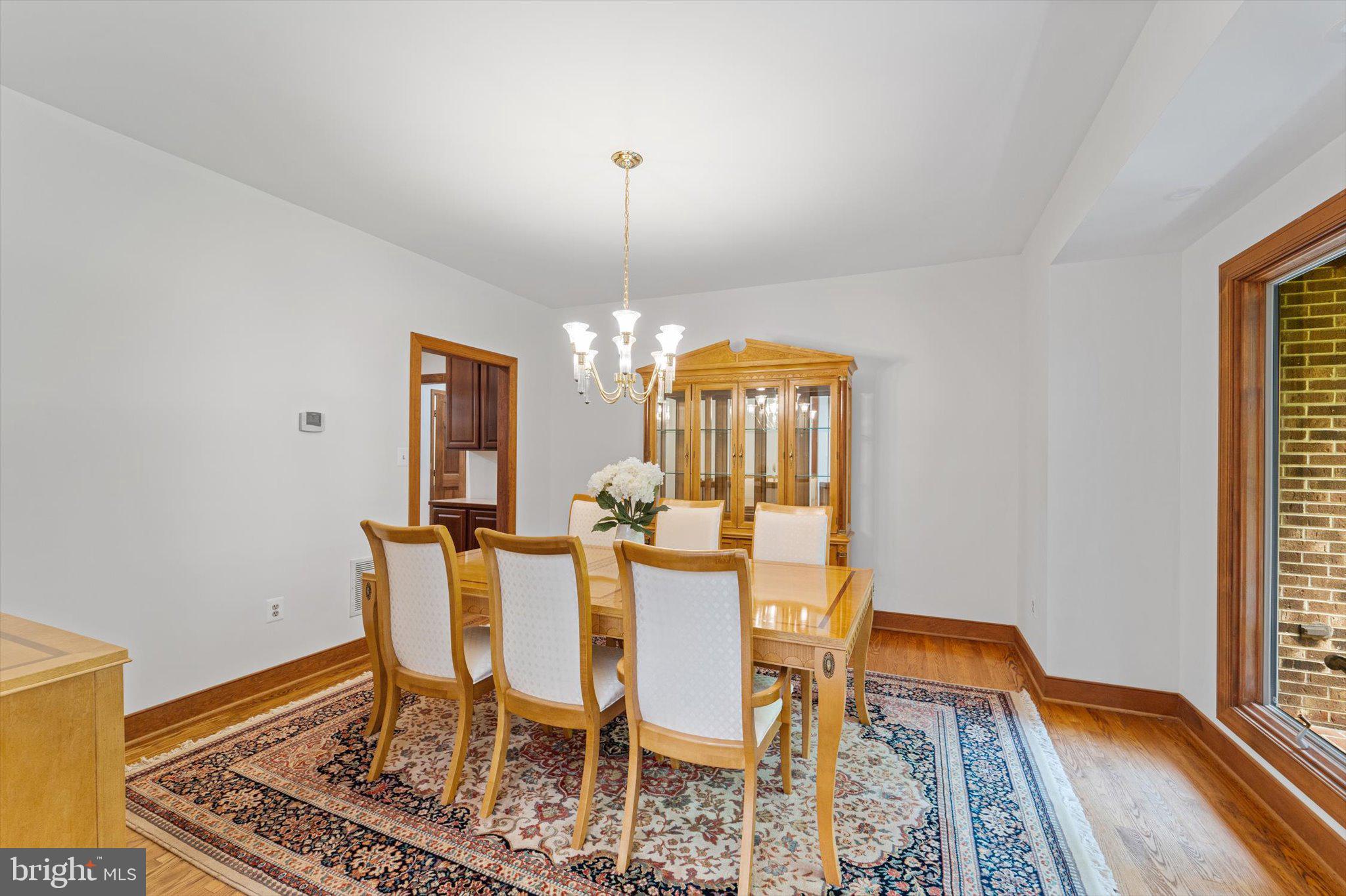 11222 Popes Head Road Fairfax, VA 22030 - Photo 10 of 73 Dining Room