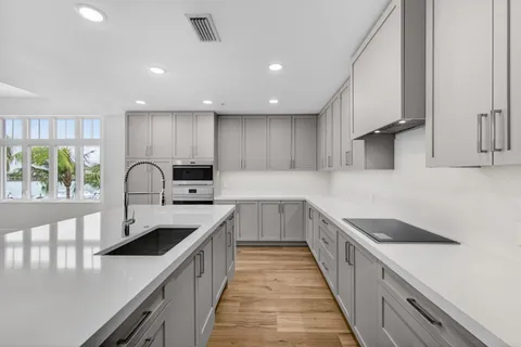 $2,815,000 | 176-184 Lake Drive, Unit 1302, Palm Beach Shores, FL 33404