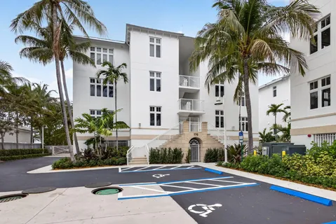 $2,815,000 | 176-184 Lake Drive, Unit 1302, Palm Beach Shores, FL 33404