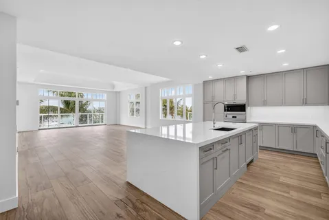 $2,815,000 | 176-184 Lake Drive, Unit 1302, Palm Beach Shores, FL 33404