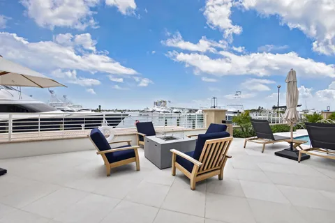 $2,815,000 | 176-184 Lake Drive, Unit 1302, Palm Beach Shores, FL 33404