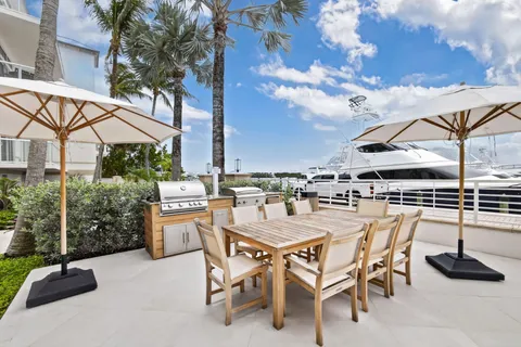 $2,815,000 | 176-184 Lake Drive, Unit 1302, Palm Beach Shores, FL 33404
