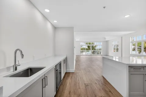 $2,815,000 | 176-184 Lake Drive, Unit 1302, Palm Beach Shores, FL 33404