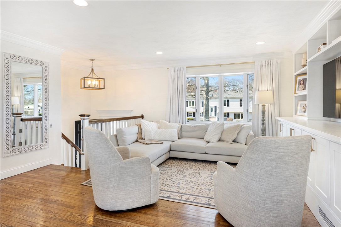 6 Jenkins Street Bristol, RI 02809 - Photo 7 of 36