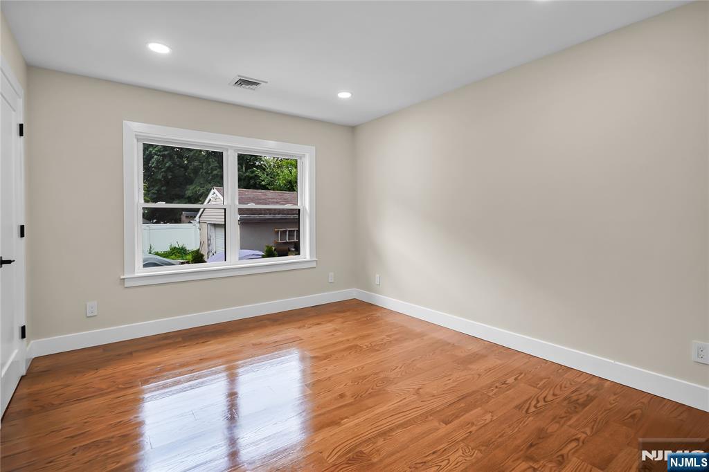 128 Grove Street Mahwah, NJ 07430 - Photo 18 of 27