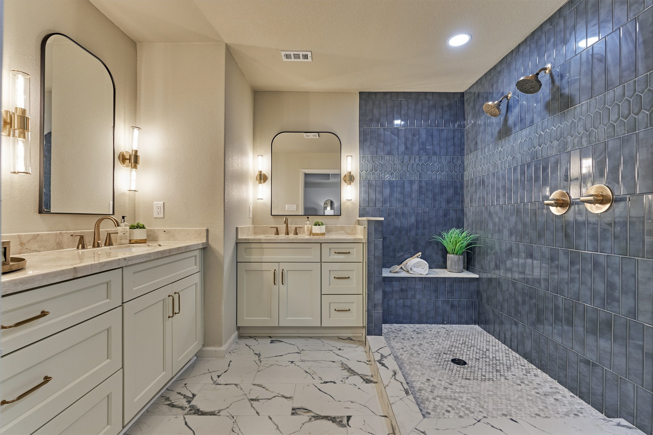 6107 Jadecrest Court Spring, TX 77389 - Photo 22 of 40 primary bath shower glass has been installed