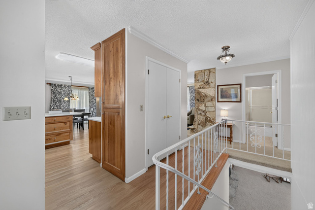 3298 Cherokee Lane Provo, UT 84604 - Photo 6 of 44 Gallery Image 6