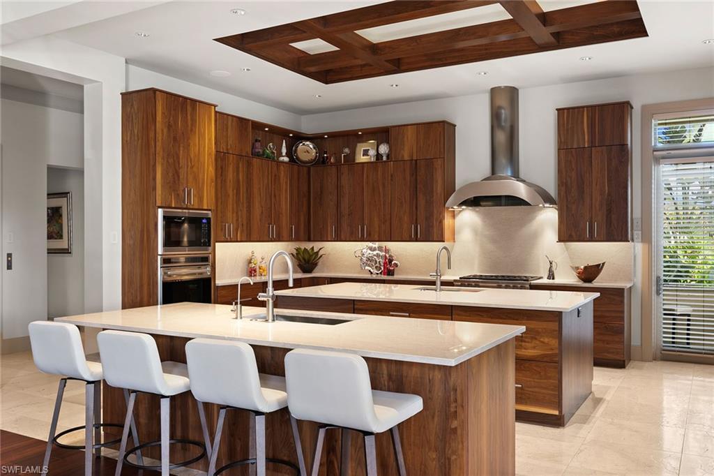 655 Bougainvillea Road Naples, FL 34102 - Photo 13 of 50