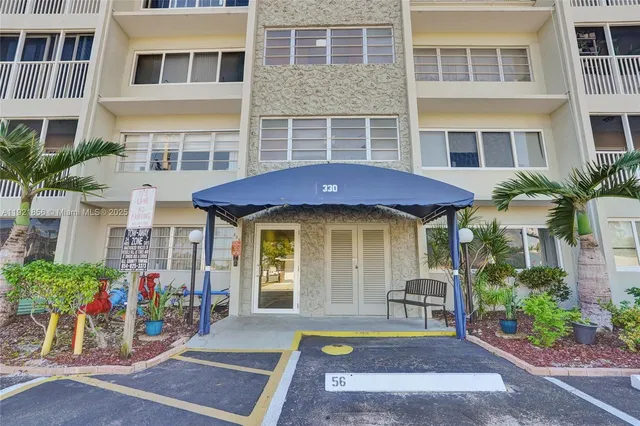 $1,950 | 330 Southeast 2nd Street, Unit 404E, Hallandale Beach, FL 33009