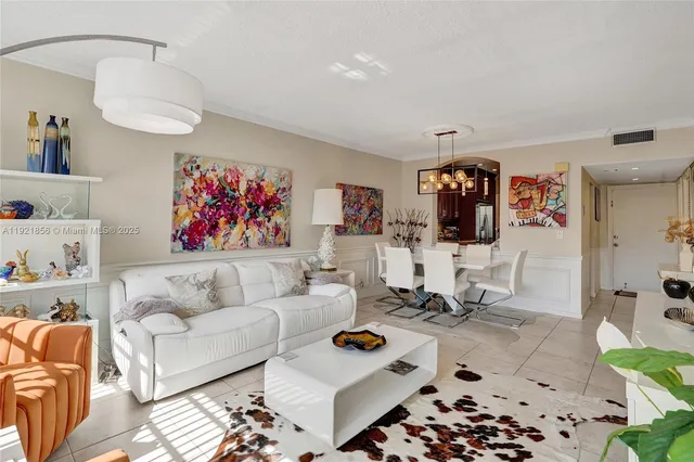 $1,950 | 330 Southeast 2nd Street, Unit 404E, Hallandale Beach, FL 33009