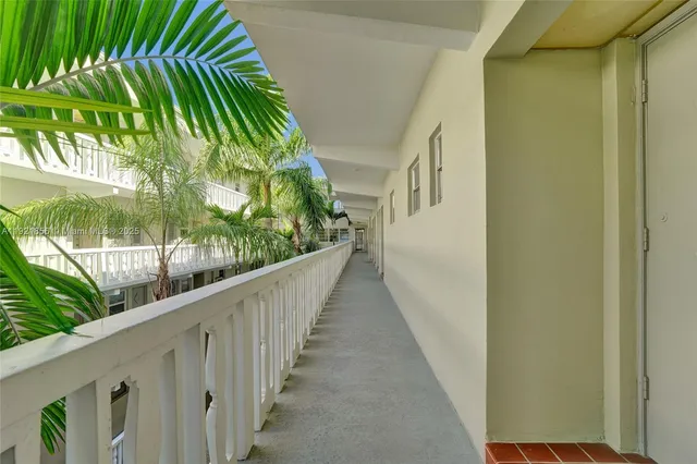 $1,950 | 330 Southeast 2nd Street, Unit 404E, Hallandale Beach, FL 33009