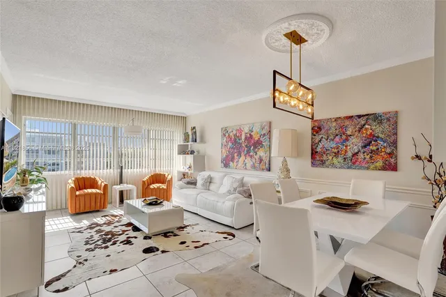 $1,950 | 330 Southeast 2nd Street, Unit 404E, Hallandale Beach, FL 33009