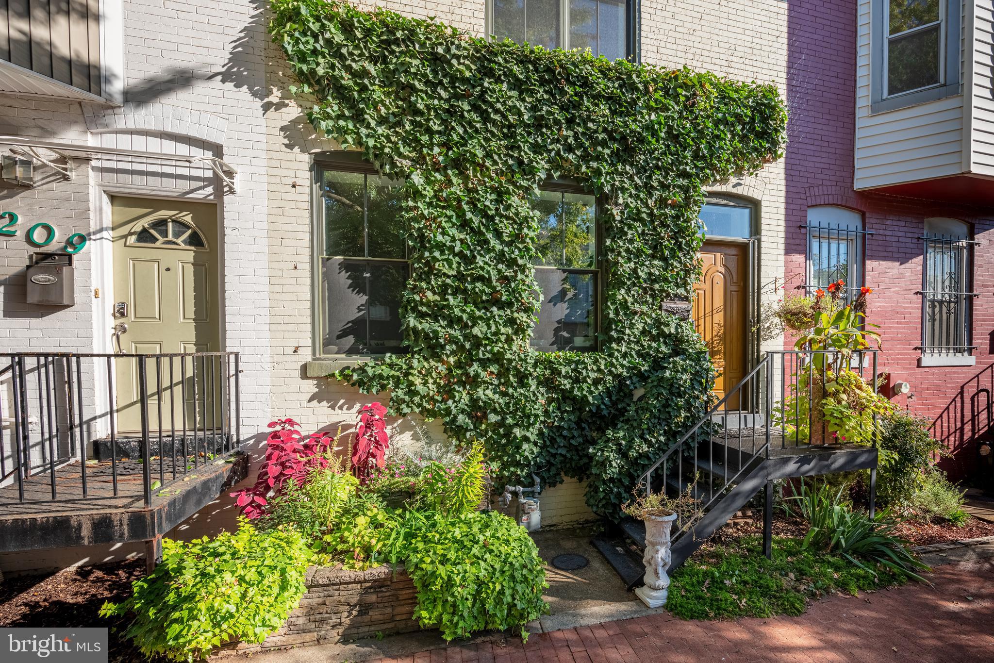 207 Bates Street Northwest Washington, DC 20001 - Photo 3 of 30