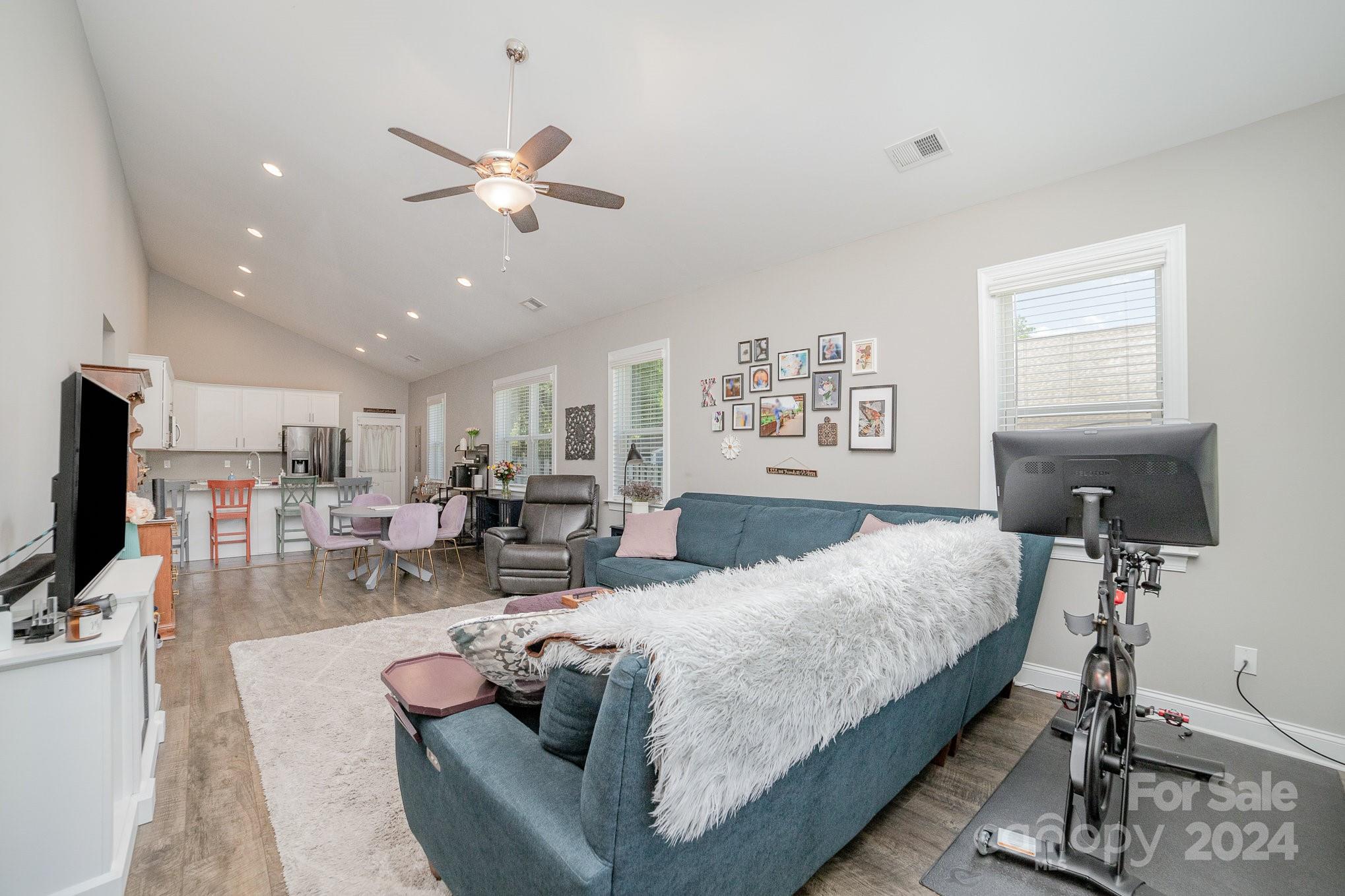 3906 Sofley Road Charlotte, NC 28206 - Photo 4 of 35 Gallery Image 4