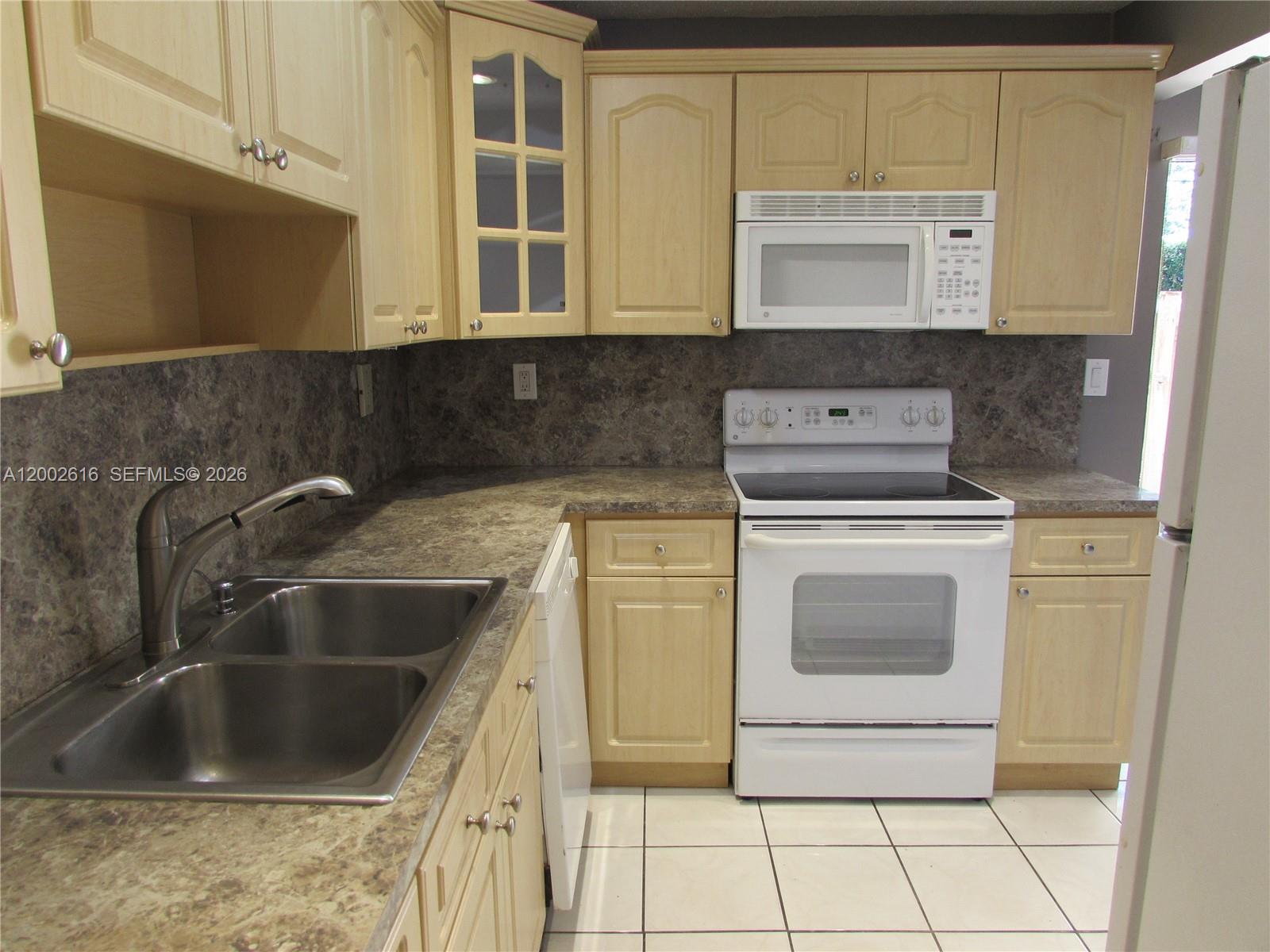 5555 Ludlam Road, Unit 23 Miami, FL 33155 - Photo 2 of 25 Photo 2