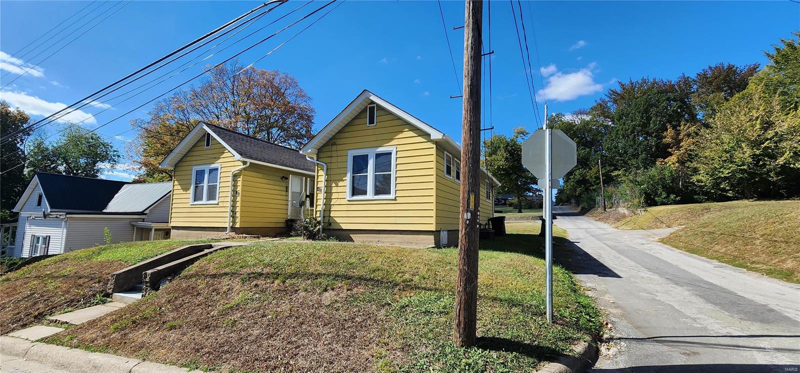 681 Stratton Street Chester, IL 62233 - Photo 3 of 11 Gallery Image 3