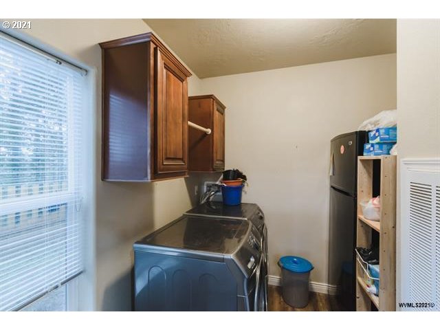38307 Maple Street Lebanon, OR 97355 - Photo 19 of 32 Gallery Image 19