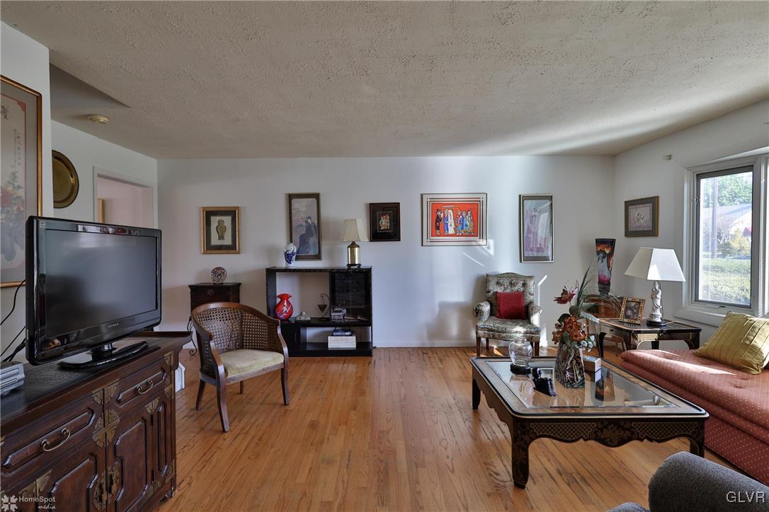 2102 Huckleberry Road Allentown, PA 18104 - Photo 5 of 42 Gallery Image 5