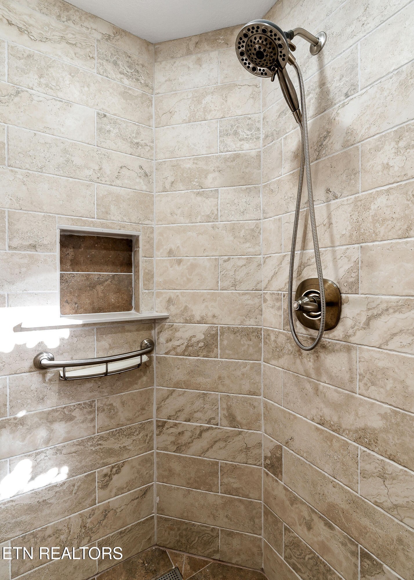 122 Windsor Road Crossville, TN 38558 - Photo 23 of 45 Gallery Image 23