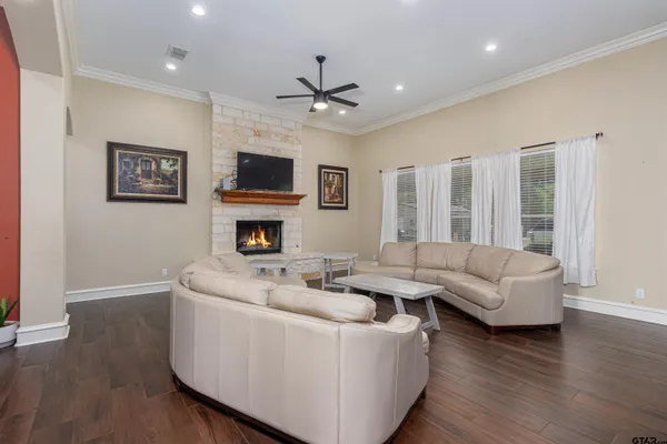 $749,900 | 4352 Farm To Market Road 850, Tyler, TX 75705