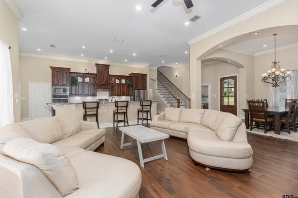 $749,900 | 4352 Farm To Market Road 850, Tyler, TX 75705