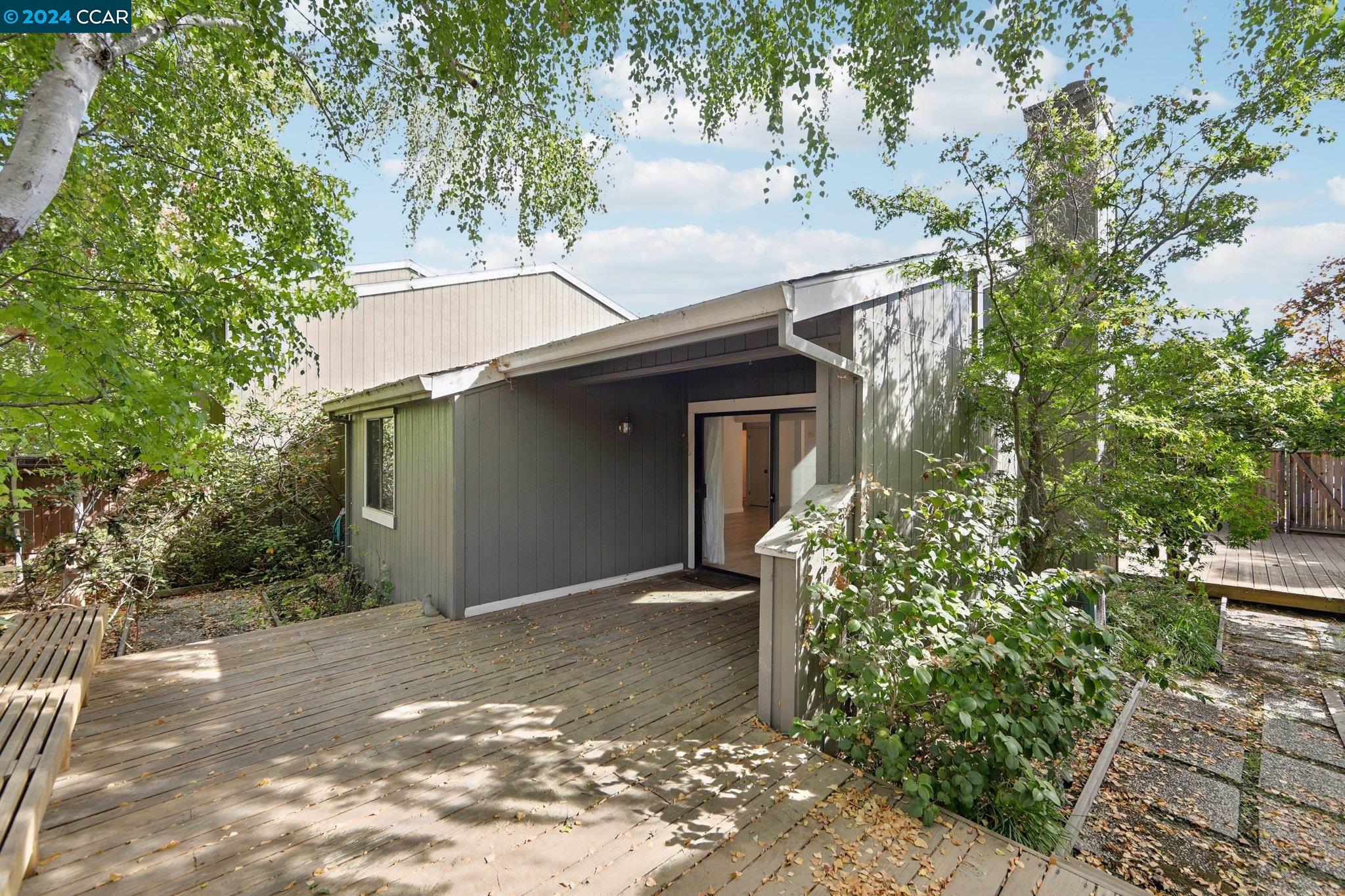 826 Augusta Drive Moraga, CA 94556 - Photo 33 of 35 a front view of a house with garden