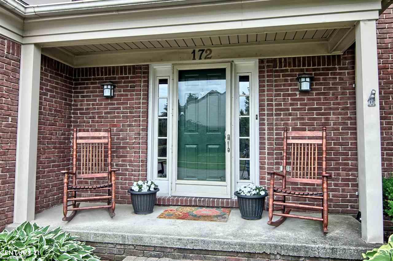 172 Grosvenor Drive Rochester Hills, MI 48307 - Photo 3 of 36