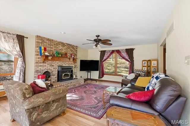 $479,000 | 33 Wilderness Road, Eureka, MO 63025