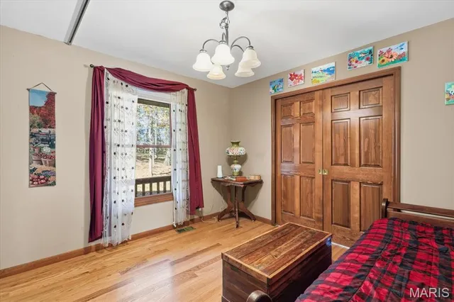 $479,000 | 33 Wilderness Road, Eureka, MO 63025