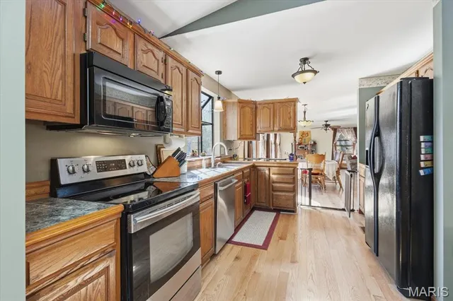 $479,000 | 33 Wilderness Road, Eureka, MO 63025