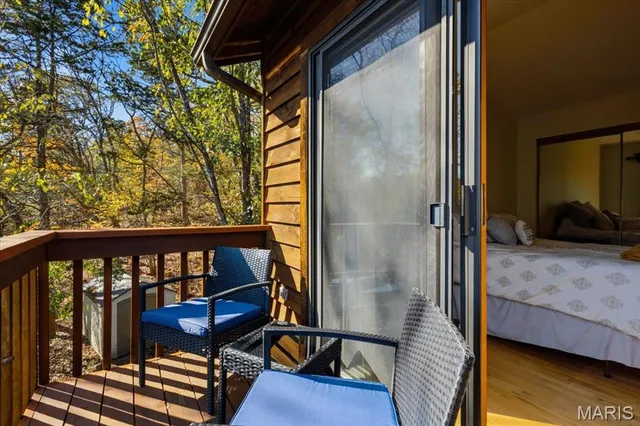 $479,000 | 33 Wilderness Road, Eureka, MO 63025