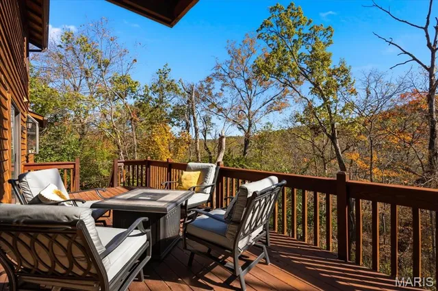 $479,000 | 33 Wilderness Road, Eureka, MO 63025