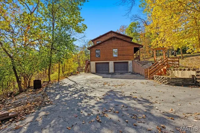 $479,000 | 33 Wilderness Road, Eureka, MO 63025