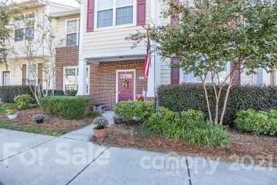 923 Azurine Circle Fort Mill, SC 29708 - Photo 2 of 32 a front view of a house with garden