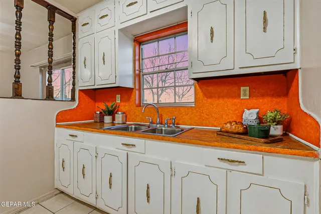 $150,000 | 728 Artemediano Street, Socorro, TX 79927