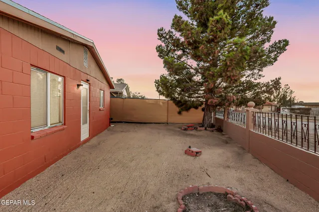 $150,000 | 728 Artemediano Street, Socorro, TX 79927