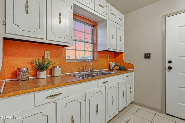 $150,000 | 728 Artemediano Street, Socorro, TX 79927