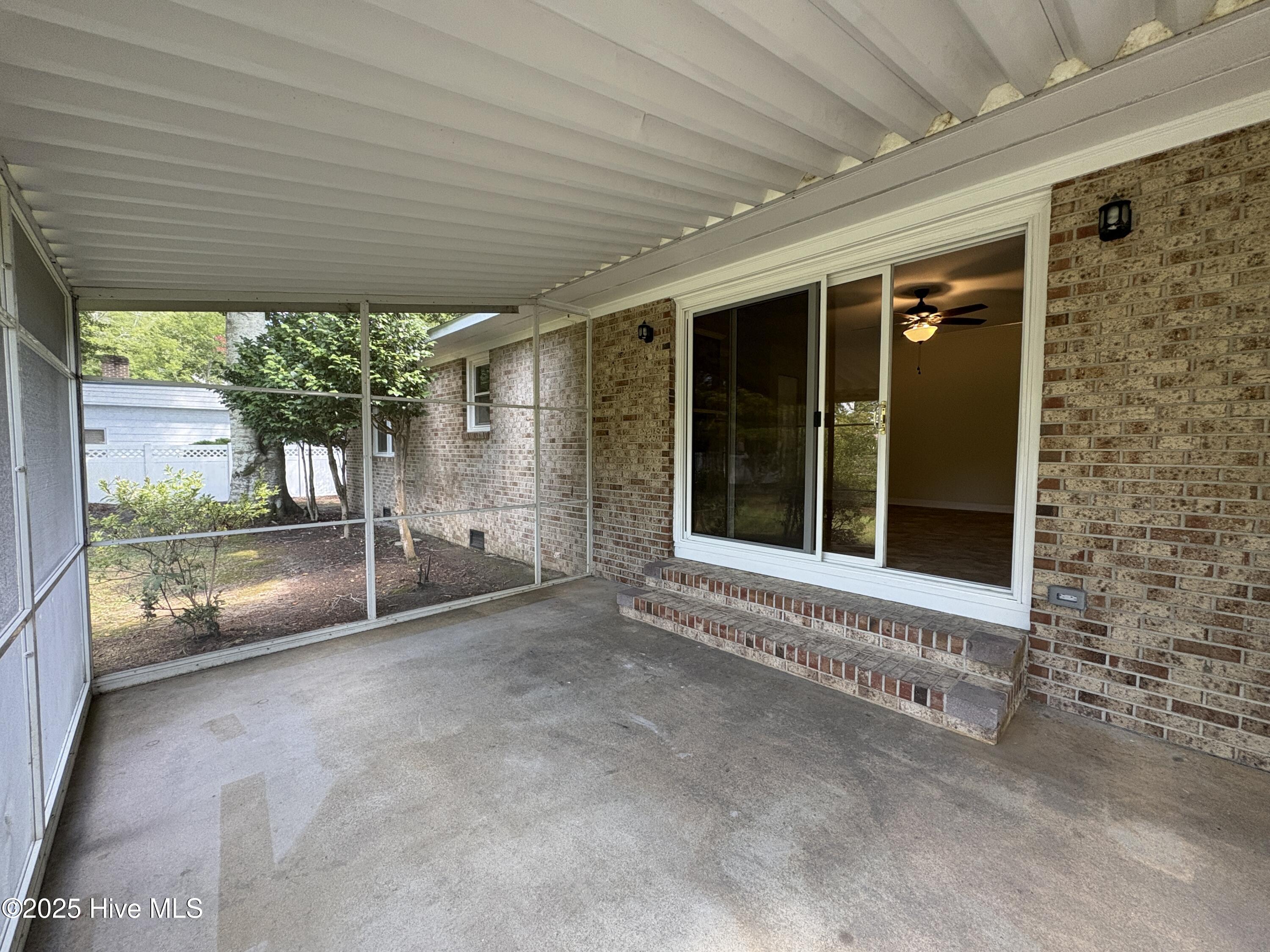 402 Lawson Road Washington, NC 27889 - Photo 27 of 30 Screen porch