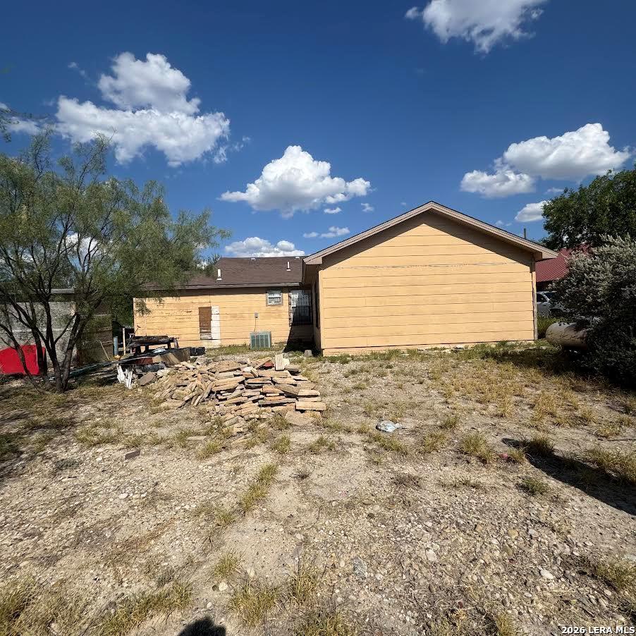 1707 Rainbow Road Eagle Pass, TX 78852 - Photo 13 of 40