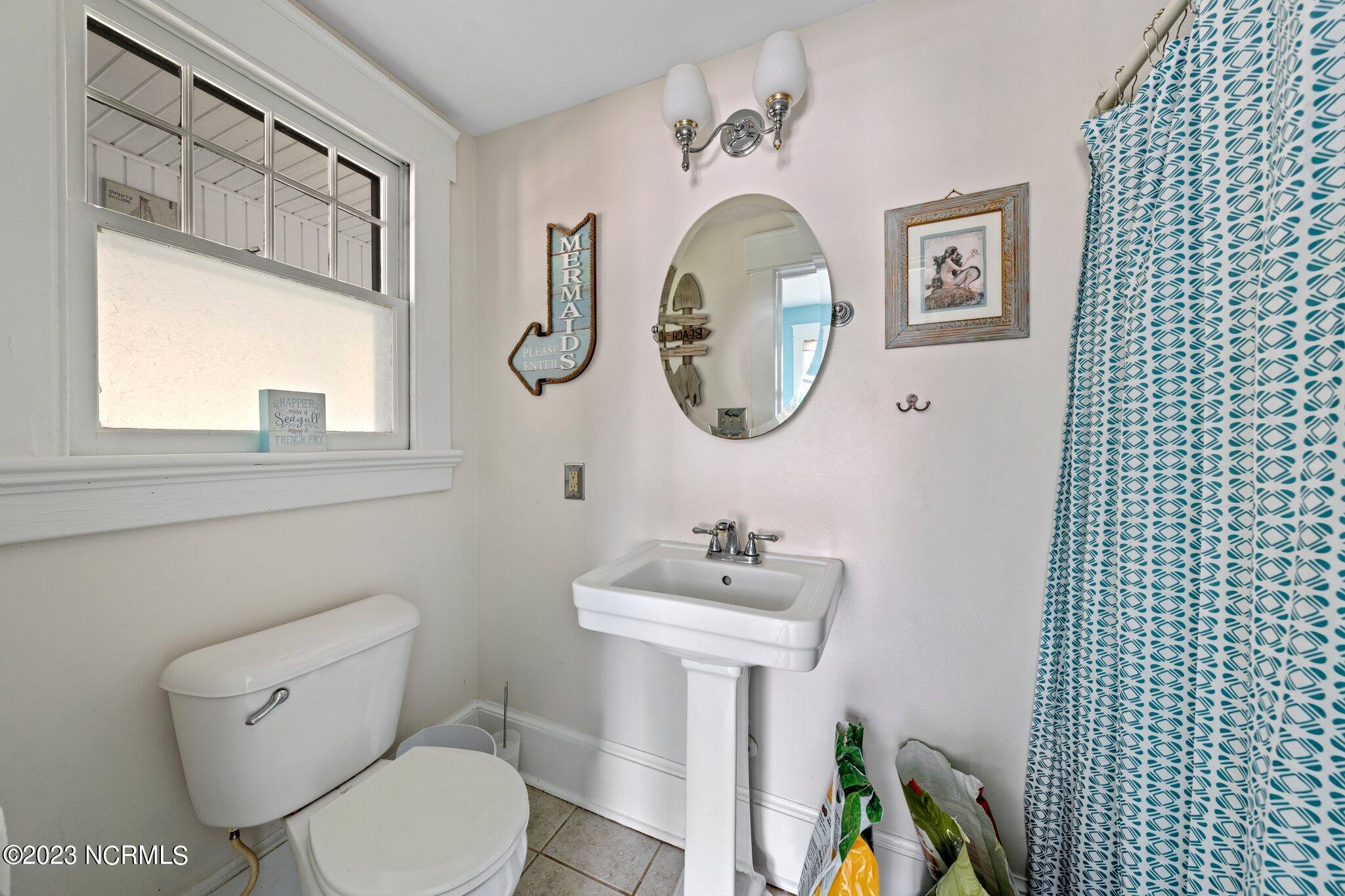 700 Raleigh Street Elizabeth City, NC 27909 - Photo 19 of 42 19-web-or-mls-DSC06163