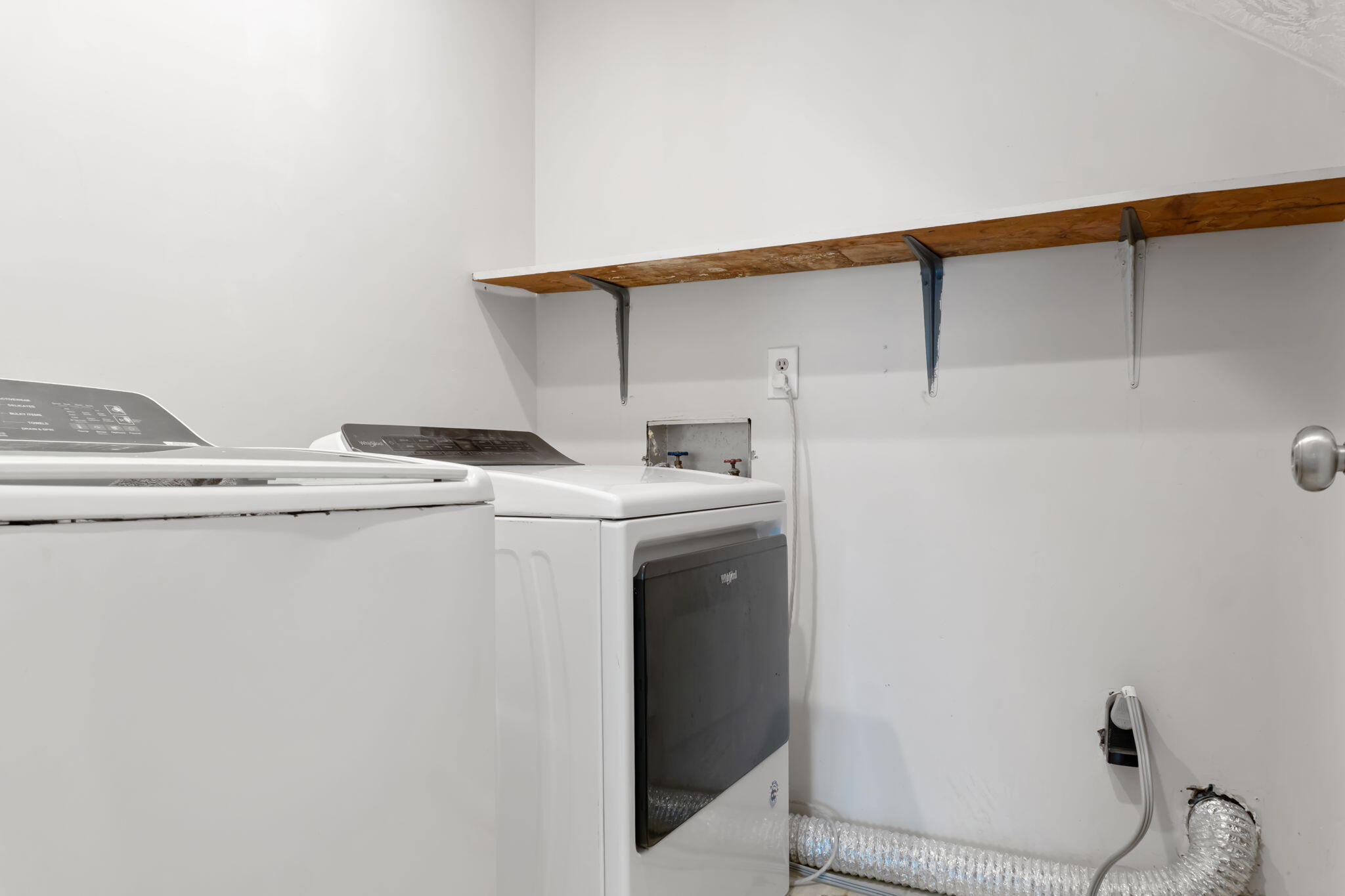 227 Waters Way Martinez, GA 30907 - Photo 15 of 39 Laundry Room