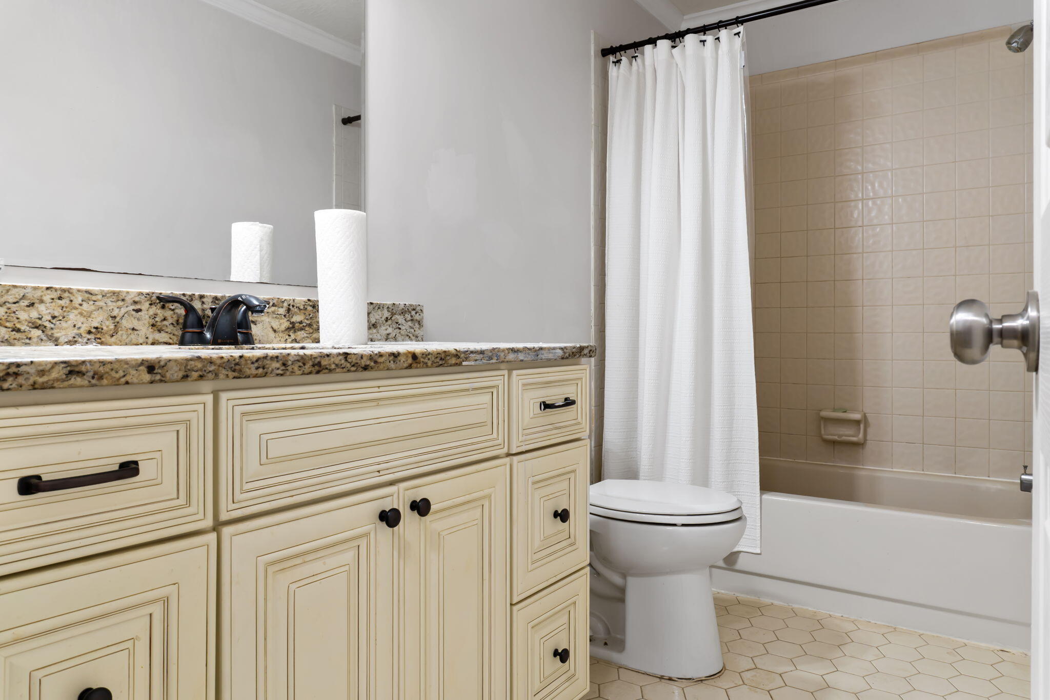 227 Waters Way Martinez, GA 30907 - Photo 26 of 39 Hall Bathroom