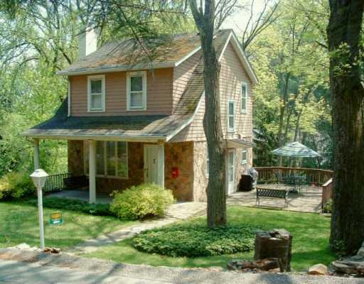 109 Fahnestock Road Pittsburgh, PA 15215 - Photo 1 of 8 Exterior Front.