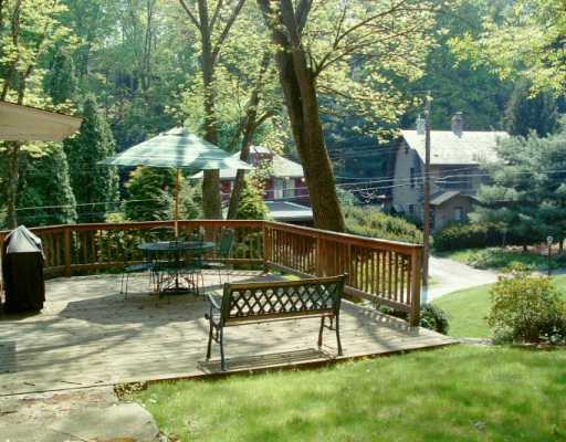 109 Fahnestock Road Pittsburgh, PA 15215 - Photo 8 of 8 Patio/Deck.